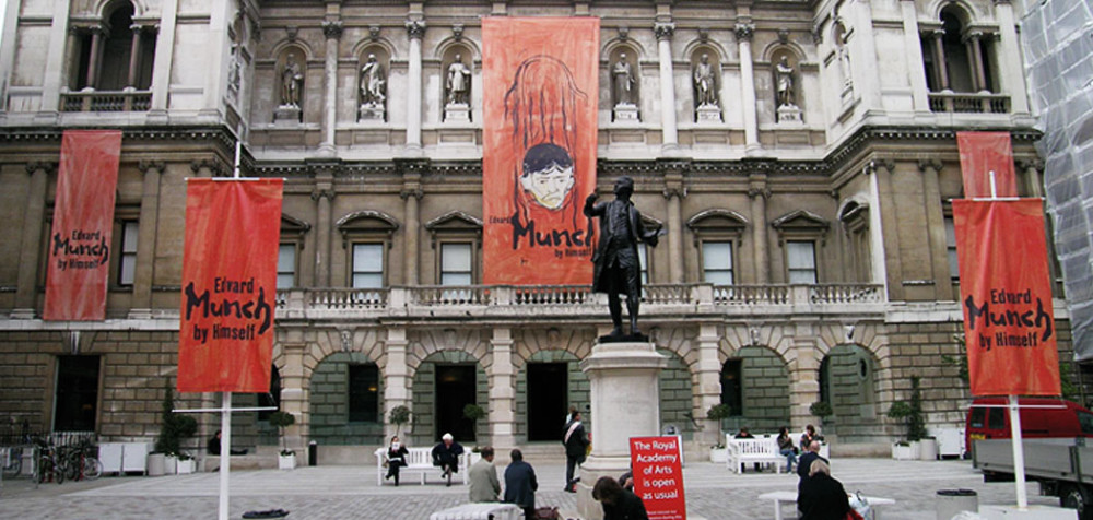 Munch exhibition in the RA forecourt